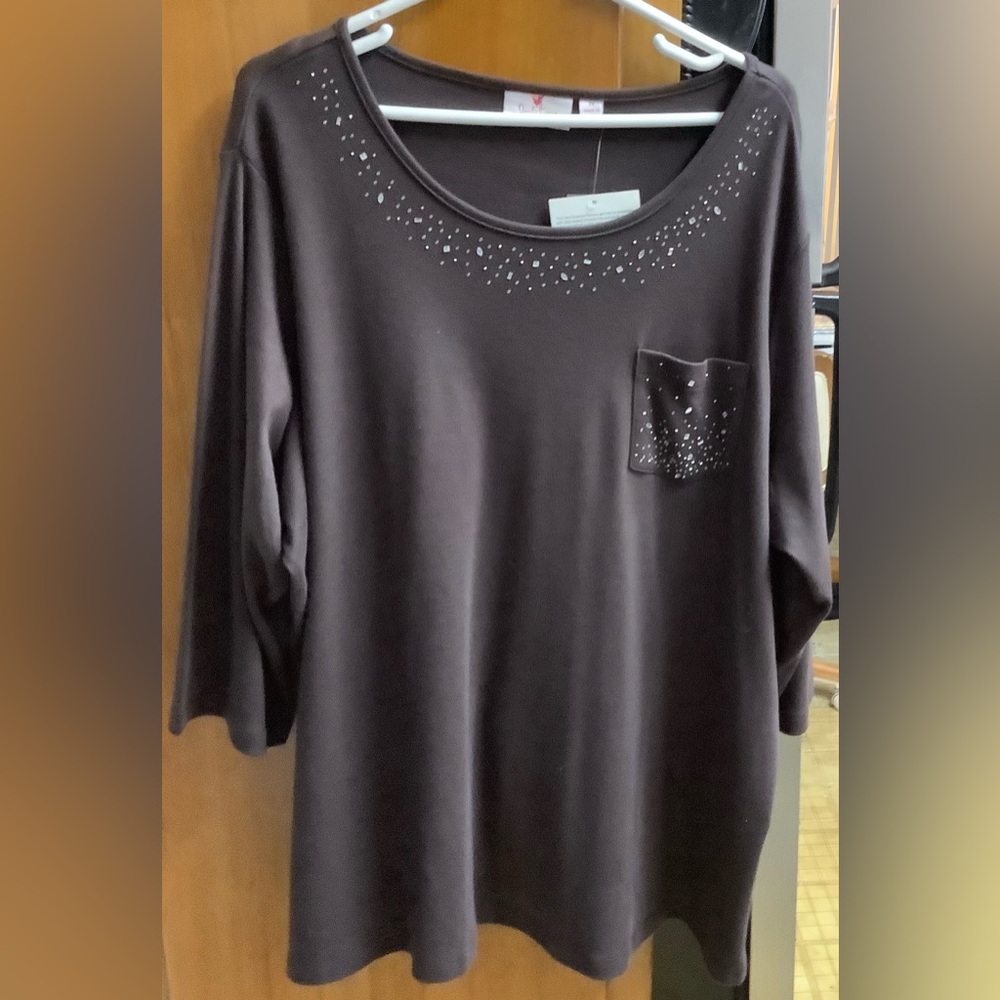 New with tag 3X Quacker Factory Brown top with Studs on Neck & Pocket 3/4 Sleeve